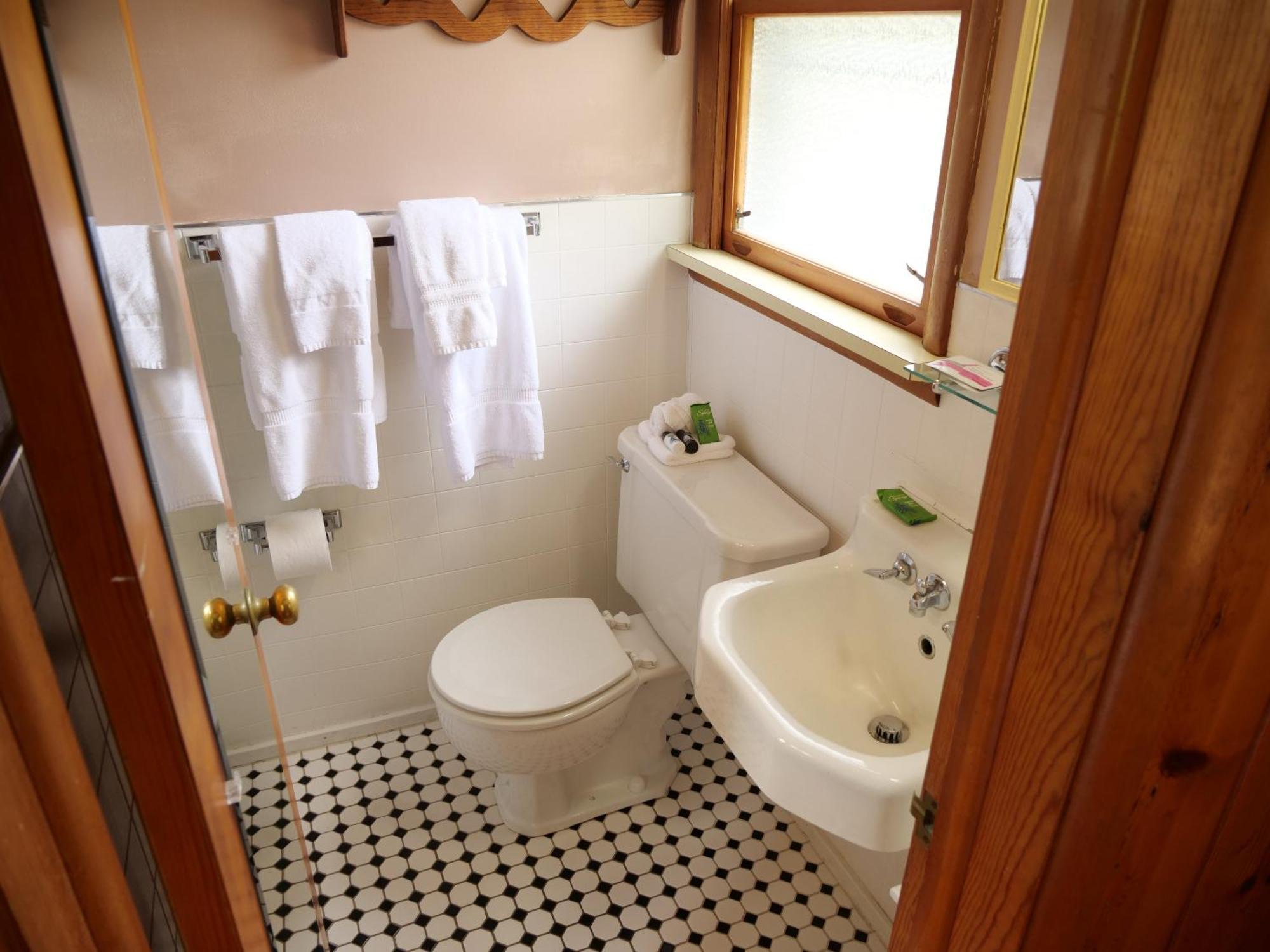 Ludington Blue Spruce Inn Δωμάτιο φωτογραφία