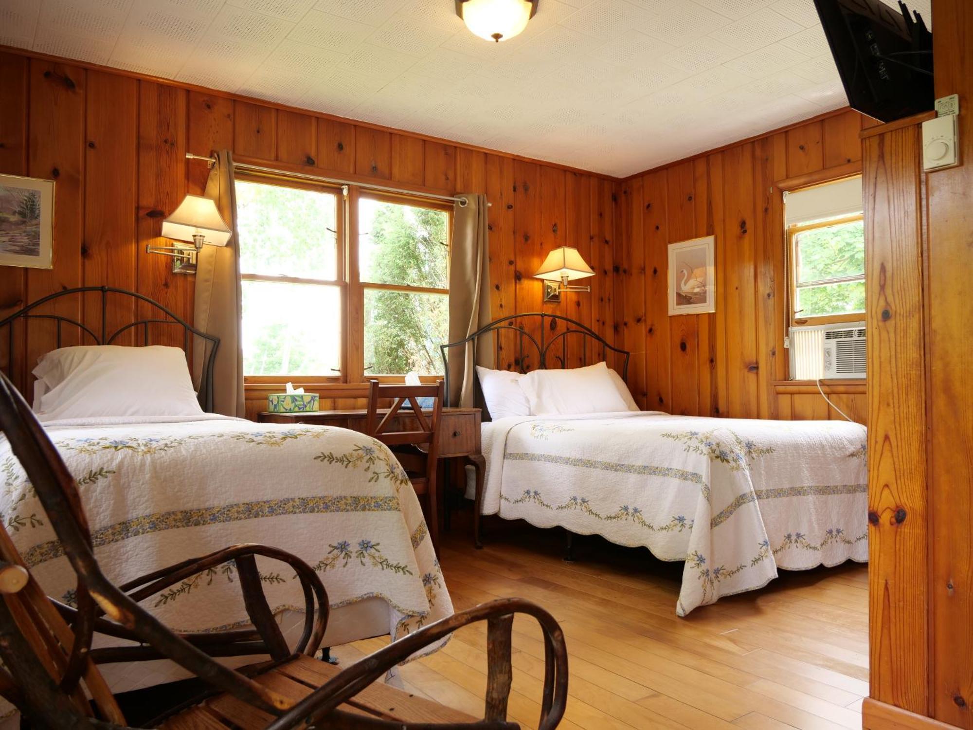 Ludington Blue Spruce Inn Δωμάτιο φωτογραφία